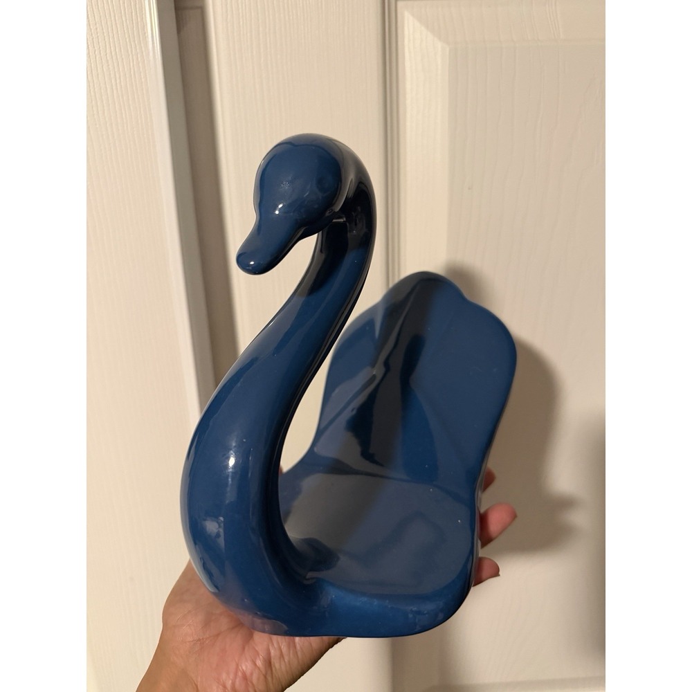 JC Penney VTG 80's Ceramic Blue Swan Decor Wash Cloth Towel Holder Art Deco MCM